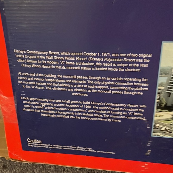 Walt Disney World Monorail set  in box  and Contemporary Resort set in box - Picture 13 of 15